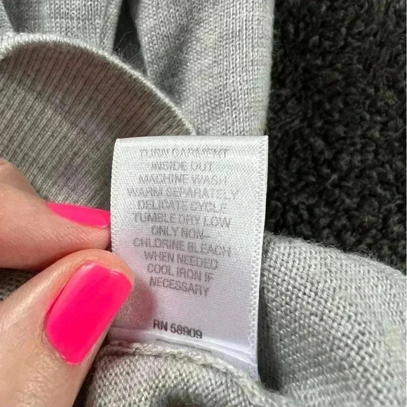 Murano- Men’s V Neck Sweater- Gray- XLarge - Picture 4 of 6